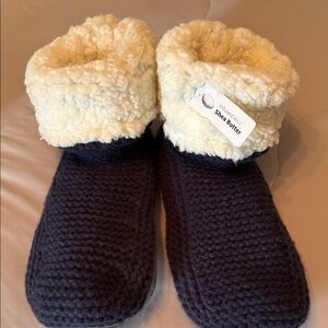 Muk Luks Navy Blue and Cream Knit Slippers
